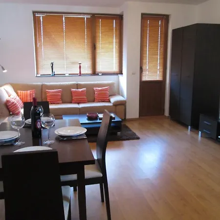 Phoenix I Alexander Services Apartamento *